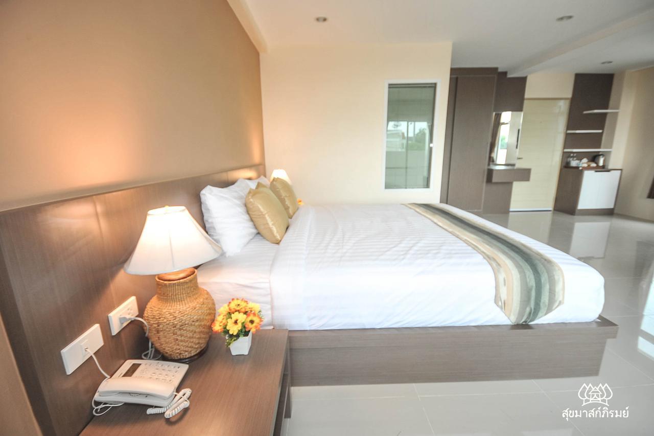 Sukkhamas Pirom Hotel Nakhonratchasima Екстериор снимка