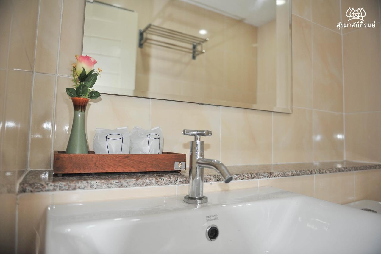Sukkhamas Pirom Hotel Nakhonratchasima Екстериор снимка