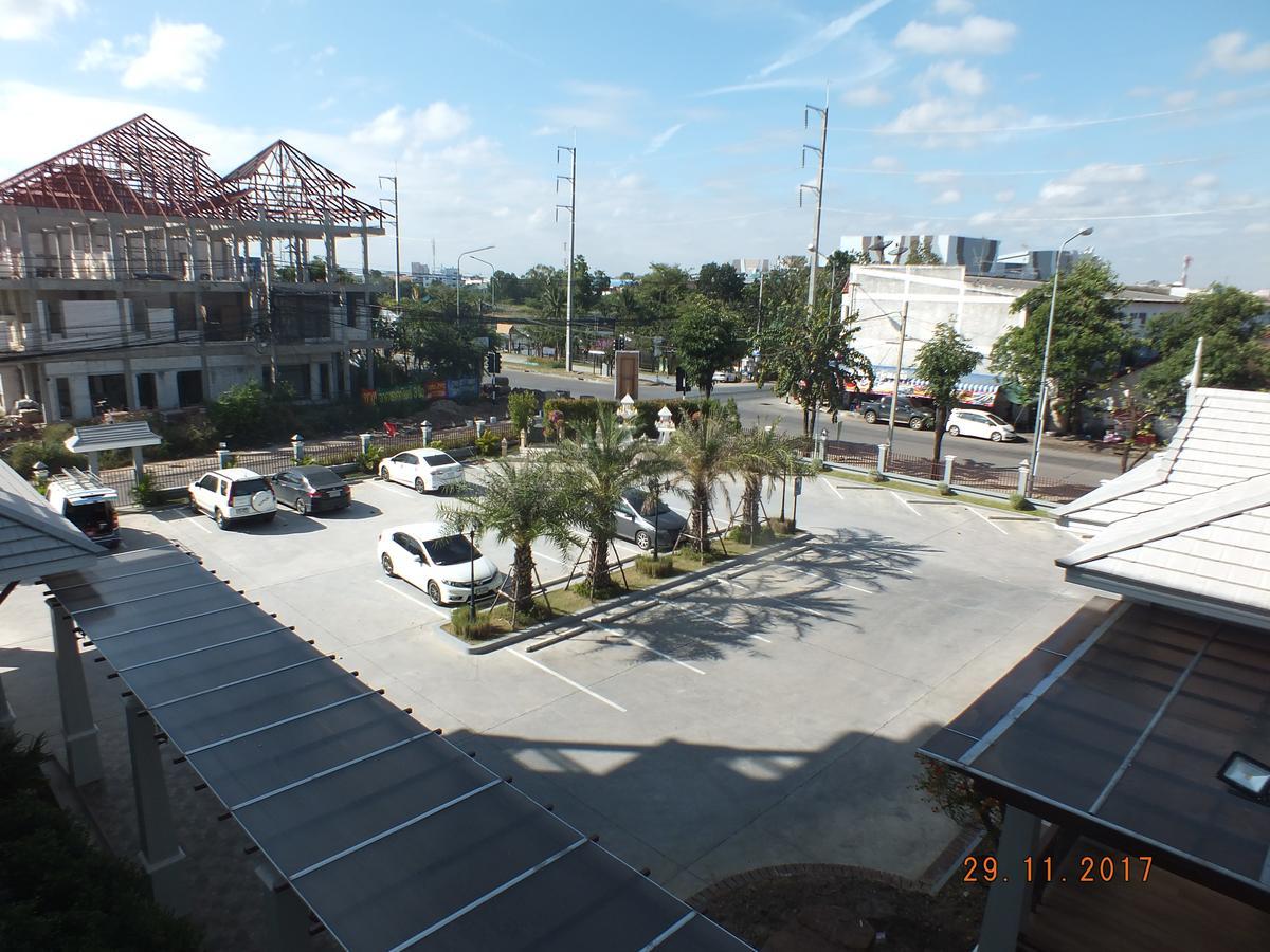 Sukkhamas Pirom Hotel Nakhonratchasima Екстериор снимка